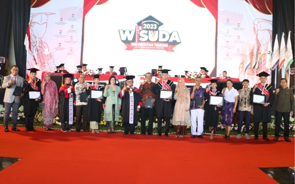 Foto Wisuda di Telkom University Convention Hall (TUCH), Sabtu (18/3).(Foto: Humas Tel-U)