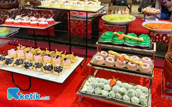 Foto Dessert yang dihadirkan khusus untuk bulan Ramadan di The Alana Surabaya. (Foto: Shinta/Ketik.co.id)