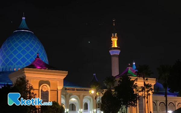 Foto Masjid Al-Akbar Surabaya. (Foto: Shinta/Ketik.co.id)