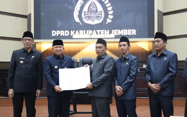 Thumbnail DPRD Jember Sahkan Perda Pengelolaan Sampah dan Kabupaten Layak Anak