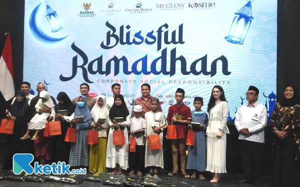 Ramadan, Hotel Ciputra World  Menebar 250 Al Quran, Berbagi dengan Yatim Piatu dan Duafa