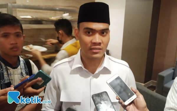 Thumbnail Berita - Gerindra Surabaya Tulus Bekerja Demi Rakyat, Antar Prabowo Menang 2024