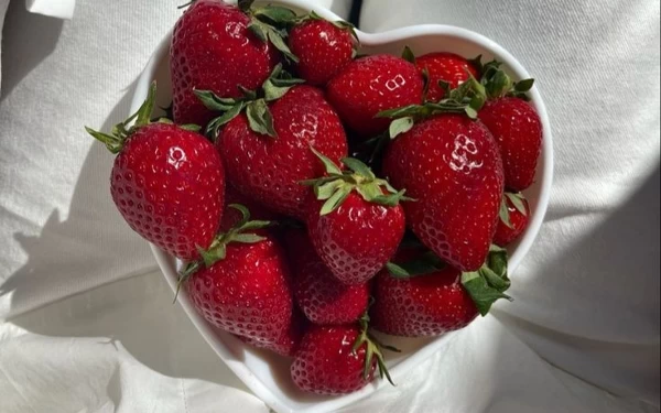 Foto Buah Strawberry memiliki kadar gula rendah. (Foto: Pinterest)