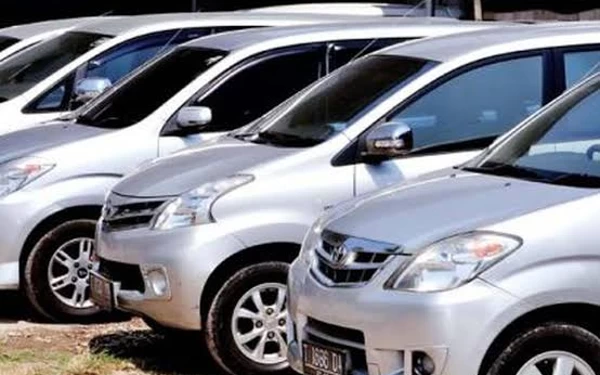 Thumbnail Berita - Menjelang Idul Fitri Rental Mobil Surabaya Kewalahan Order