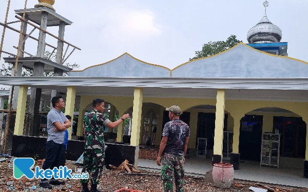 Thumbnail Momen Ramadan, Yonko 464 Kopasgat Genjot Rehab Masjid Batalyon