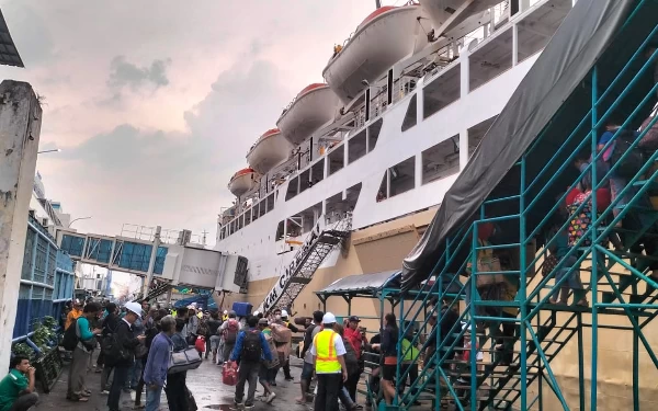 44.601 Pemudik Padati Pelabuhan Tanjung Perak Surabaya