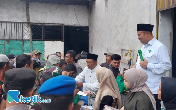 Foto Ketua Fraksi PKB DPR RI Cucun Ahmad Syamsurijal saat reses di Aula Ponpes Sa'adatuddaroin, Kec Solokanjeruk, Kab Bandung, Kamis (20/4/23).(Foto: Iwa/Ketik.co.id) 