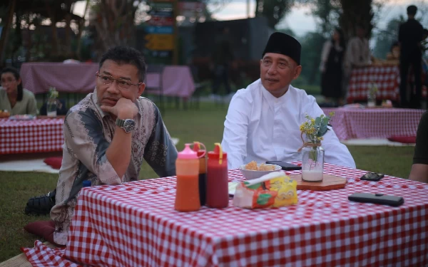 Foto Anang Hermansyah bersama HM Arum Sabil, Kamis (20/4/2023) (Foto: Jember Mini Zoo untuk Ketik.co.id)