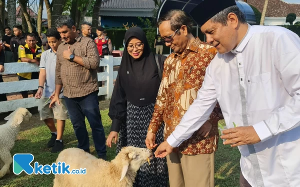 Thumbnail Berita - Kunjungi Jember, Mahfud MD Dukung KH Achmad Siddiq Jadi Pahlawan Nasional