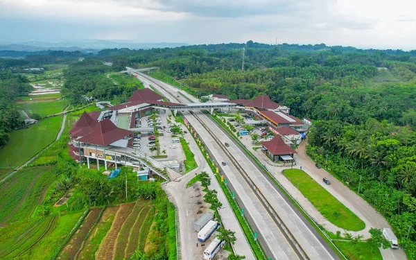 Foto Rest Area KM 456A-456B Semarang. (Foto: indonesia.travel.id)