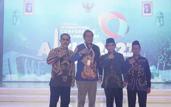 Thumbnail Berita - Rektor UIN KHAS Jember Hadiri AICIS 2023 di Surabaya