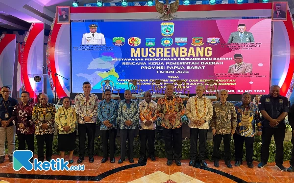 Bupati Freddy Thie Dorong Pembangunan Infrastruktur Jalan dan Jembatan pada Musrenbang Papua Barat 2024