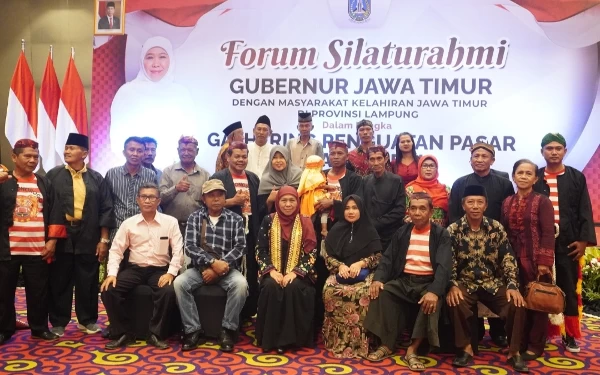 Thumbnail Berita - Silaturahmi dengan Warga Jatim di Lampung, Khofifah Harapkan Kontribusi Positif