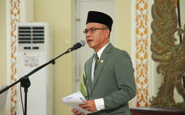 Foto Bupati Bandung Dadang Supriatna saat melantik jajaran Direksi Perumda Tirta Raharja Kab Bandung, Rabu (10/5/23). (Foto: Prokopim)