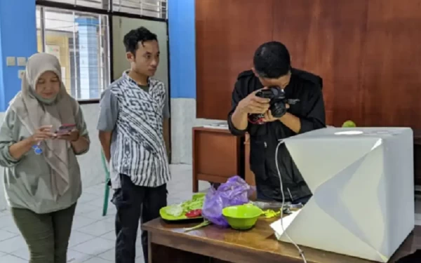 Pelaku UMKM Magetan Belajar Fotografi-Pemasaran Digital untuk Tingkatkan Penjualan