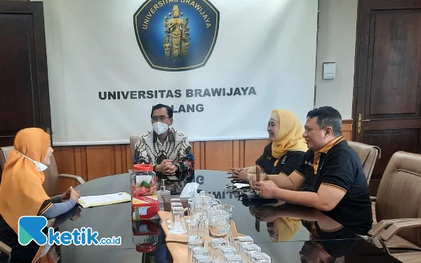 Foto Diskusi IKA UB Jatim bersama Prof Widodo Rektor UB. (Foto: Samsul HM/Ketik.co.id)