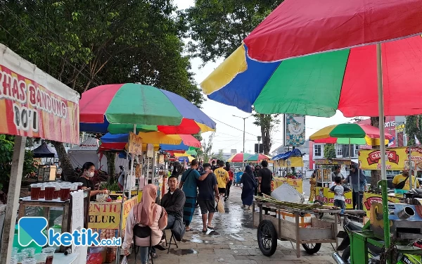 Foto Lokasi PKL berjualan di pelapakan Alun-alun Jember (Foto: Fenna/Ketik.co.id)