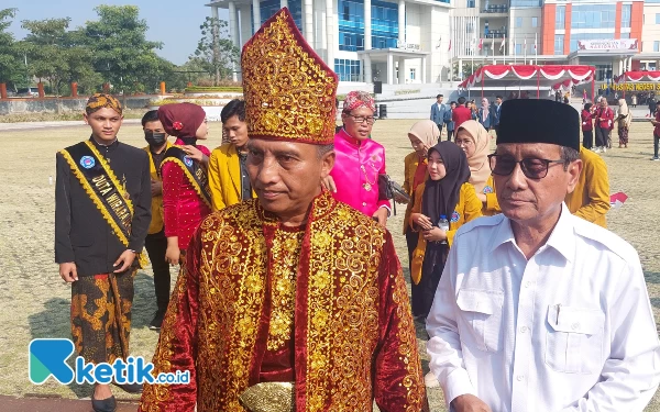 Foto Prof Nurhasan saat memberikan keterangan pada awak media, Sabtu (20/5/2023).(Foto: Husni Habib/Ketik.co.id)