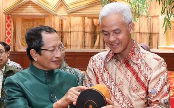 Foto Imam Besar Masjid Istiqlal Nasaruddin Umar yang berlatar belakang NU yang masuk kandidat cawapres mendampingi Ganjar Pranowo. (Foto: Instagram@ganjarpranowo)