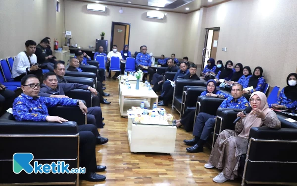 Foto Rakor persiapan Kabupaten Bandung tuan rumah Fornas VII di VVIP Stadion Si Jalak Harupat, Kutawaringin, Senin (22/5/23). (Foto: Prokopim)