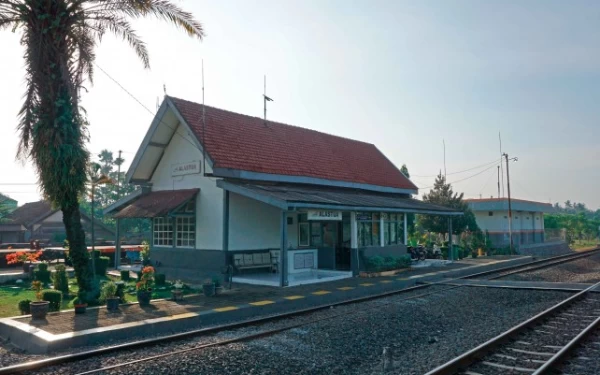 Foto Stasiun Alastua satu dari sekian stasiun tertua di Semarang. (Foto: KAI Heritage)