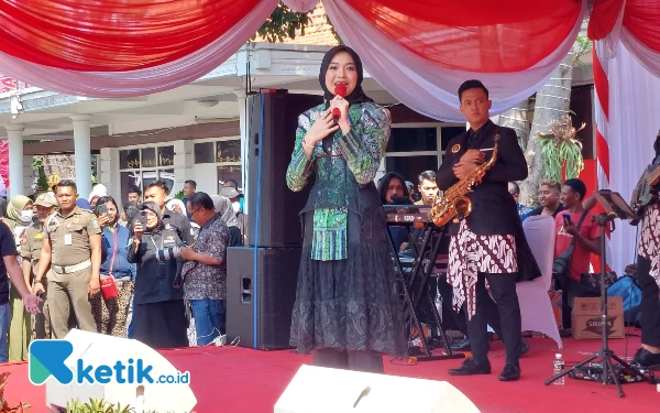 Salma Juara Indonesian Idol Meriahkan Hari Lahir Pancasila