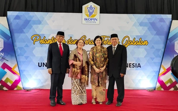 Foto Prof Agus Pakpahan (kanan) dilantik jadi Rektor Ikopin University periode 2023-2027 di Kampus Ikopin University Jatinangor Kab Sumedang, Senin (29/5/23). (Foto: Ikopin)