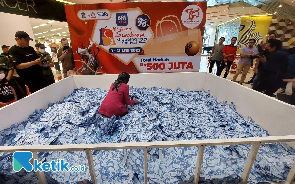 Foto Proses pengundian hadiah utama SSF 2023, Kamis (1/6/2023). (Foto: Husni Habib/Ketik.co.id)