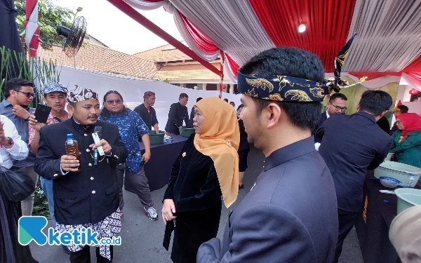 Foto M Ansar saat memberikan penjelasan mengenai  Biosaka kepada Gubernur Khofifah dan Wagub Emil, Kamis (1/6/2023). (Foto: Husni Habib/Ketik.co.id)