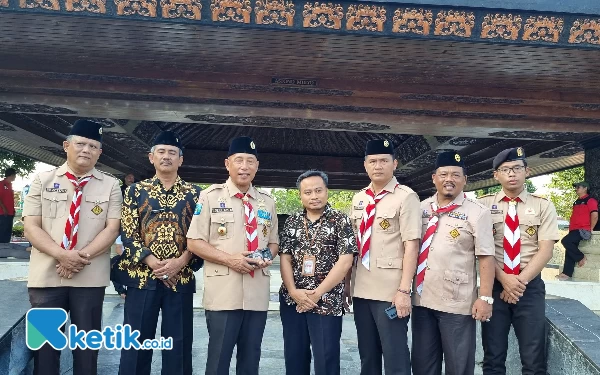 Foto Sejumlah rombongan Kwarda Pramuka Jatim rapat bareng Bupati Blitar Rini Syarifah. (Foto: Naufal Ardiansyah/Ketik.co.id)