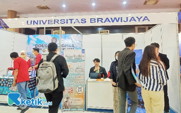 Foto Brawijaya Career Expo ramai diminati alumni yang mencari pekerjaan (Lutfia/Ketik)