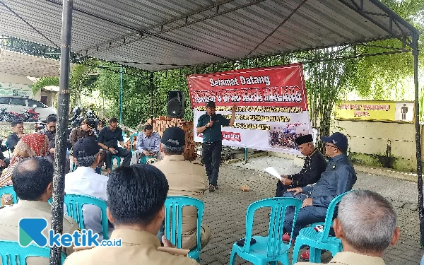 Foto Pertemuan antara Komisi C DPRD Kota Malang dengan warga dan pengembang Perum PCP II (lutfia/ketik.co.id)