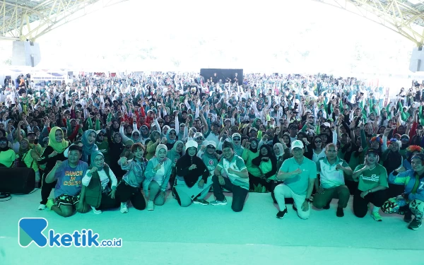 Foto Bupati Bandung Dadang Supriatna bersama para peserta Senam Bedas di CSS Fair 2023 di Dome Bale Rame Soreang, Rabu (14/6/23). (Foto: Diskominfo)