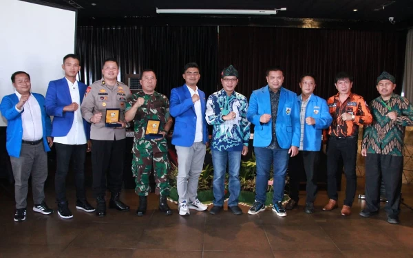 Foto Bupati Bandung Dadang Supriatna saat membuka Musda XV KNPI Kabupaten Bandung di Soreang, Minggu (18/6). (Foto: Diskominfo)