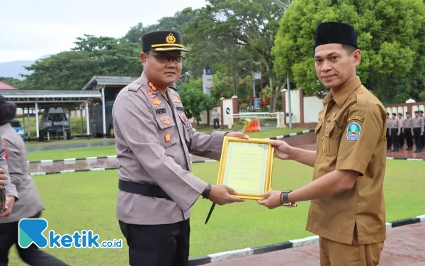 Desa Mandaong Raih Juara Lomba Siskamling Polres Halmahera Selatan