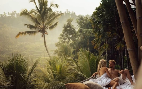 Foto Camaya menyediakan staycation romantis yang menyatu dengan alam. (Foto: Instagram: camayabali)