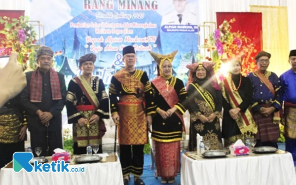 Thumbnail Berita - Wali Kota Alpian Dianugerahi Gelar Adat Minangkabau,  Rajo Alam Nan Batuah