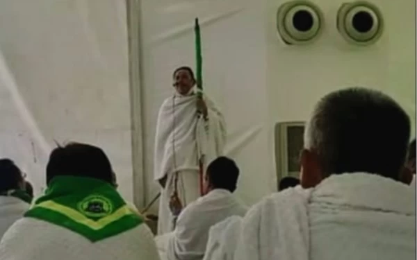 Thumbnail Wakil Rektor UIN KHAS Jember Jadi Khatib saat Wukuf di Arafah