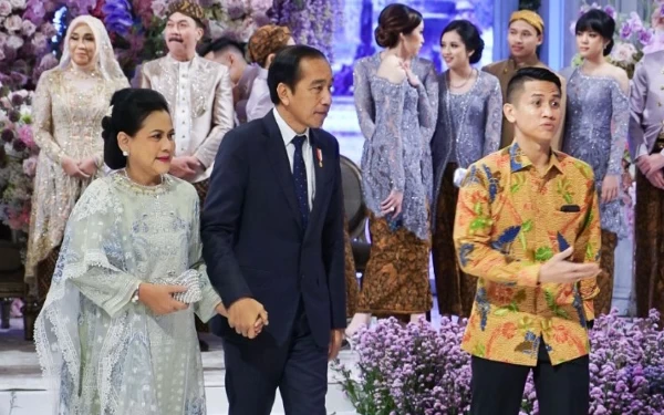 Foto Presiden Jokowi didampingi Ibu Iriana hadir di resepsi yang diadakan di Hotel Mulia Jakarta, Minggu (2/7/2023). (Foto: MPR)