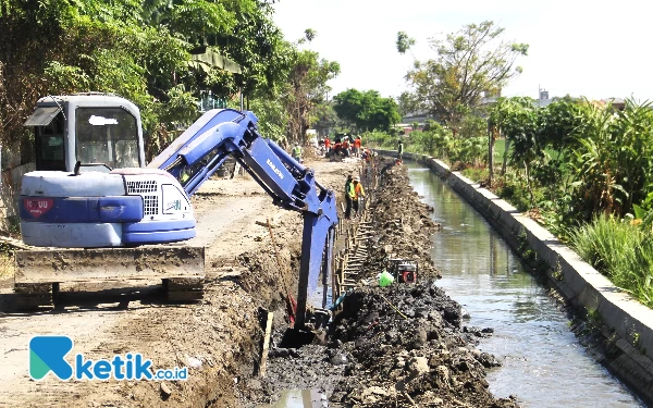 Pembetonan Jalan Dikebut, Gus Muhdlor Pesan Pengawasan Harus Kuat