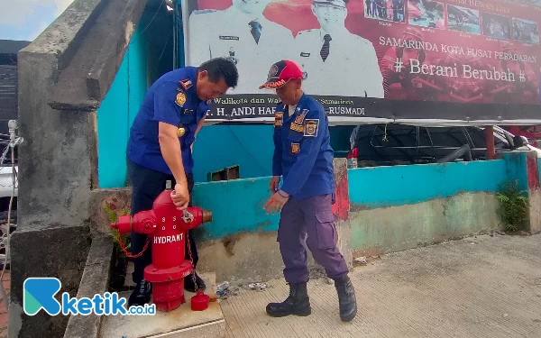 Thumbnail Disdamkar Samarinda Pasang 12 Unit Hydran, Cegah Kebakaran