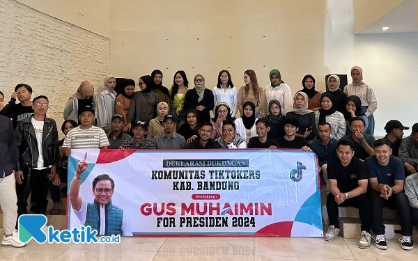 Thumbnail Komunitas Tiktokers Bandung Dukung Gus Muhaimin di Pilpres 2024