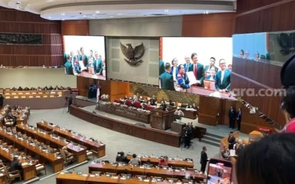 Thumbnail PPNI Ancam Mogok Nasional, DPR Setujui RUU Kesehatan Jadi Undang-Undang