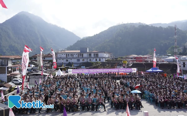 Foto Ratusan Pelatih Nusantara berkumpul di Sarangan Magetan. (Foto: Holisin/Ketik.co.id)