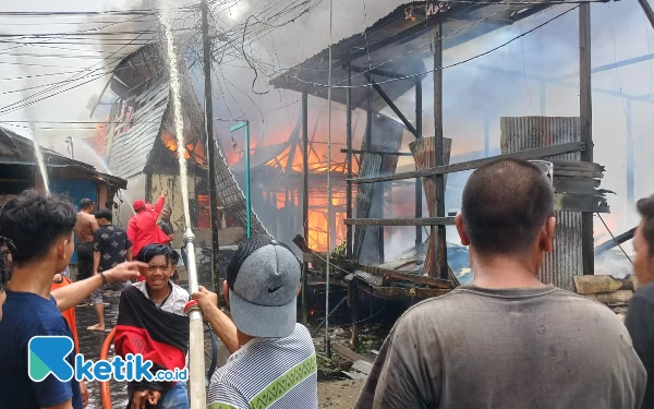 Thumbnail Kebakaran Landa Pemukiman Padat Penduduk di Samarinda, 9 Bangunan Hangus