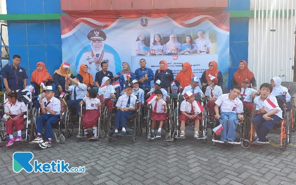 Foto Para Siswa dan guru SLB YPAC Surabaya, Senin (17/7/2023). (Foto: Husni Habib/Ketik.co.id)