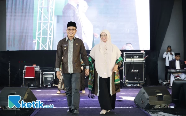 Sarung Majalaya Jadi Ikon Festival Muharam Kabupaten Bandung