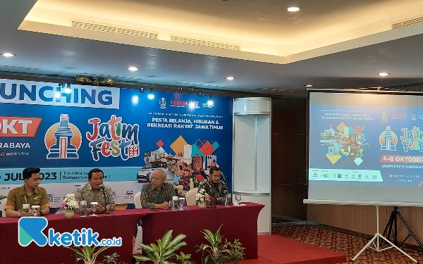 Foto Para pendukung acara Jatim Fest 2023 saat menyampaikan sambutan, Kamis (20/7/2023).(Foto: Husni Habib /Ketik.co.id)