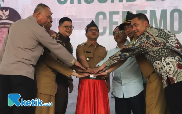 Foto Bupati Bandung Dadang Supriatna saat ground breaking RSUD Bedas Cimaung.(Foto: Iwa/Ketik.co.id)