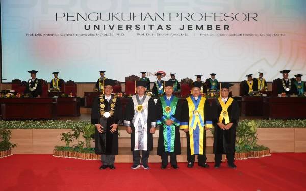 Thumbnail Sosok Tiga Guru Besar Universitas Jember, Belajar Kriptografi Hingga Jadi Kiai